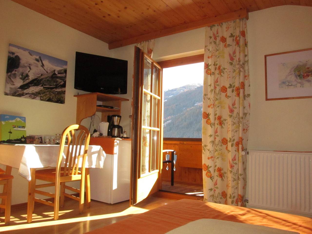 Ganze Ferienwohnung, Doppelzimmer, Dusche, Wc, Balkon in Virgen, Bezirk Lienz