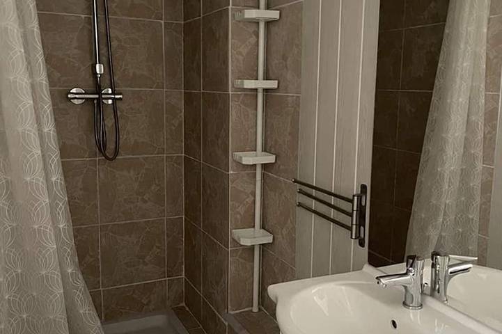 Apartamento entero, Apartamento para 5 pers, acceso privado al lago, piscina in Esparron-de-Verdon, Alpes de Alta Provenza