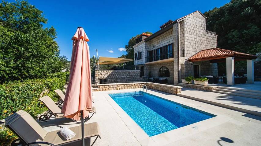 Villa voor 9 personen, met tuin en zwembad in Dubrovnik
