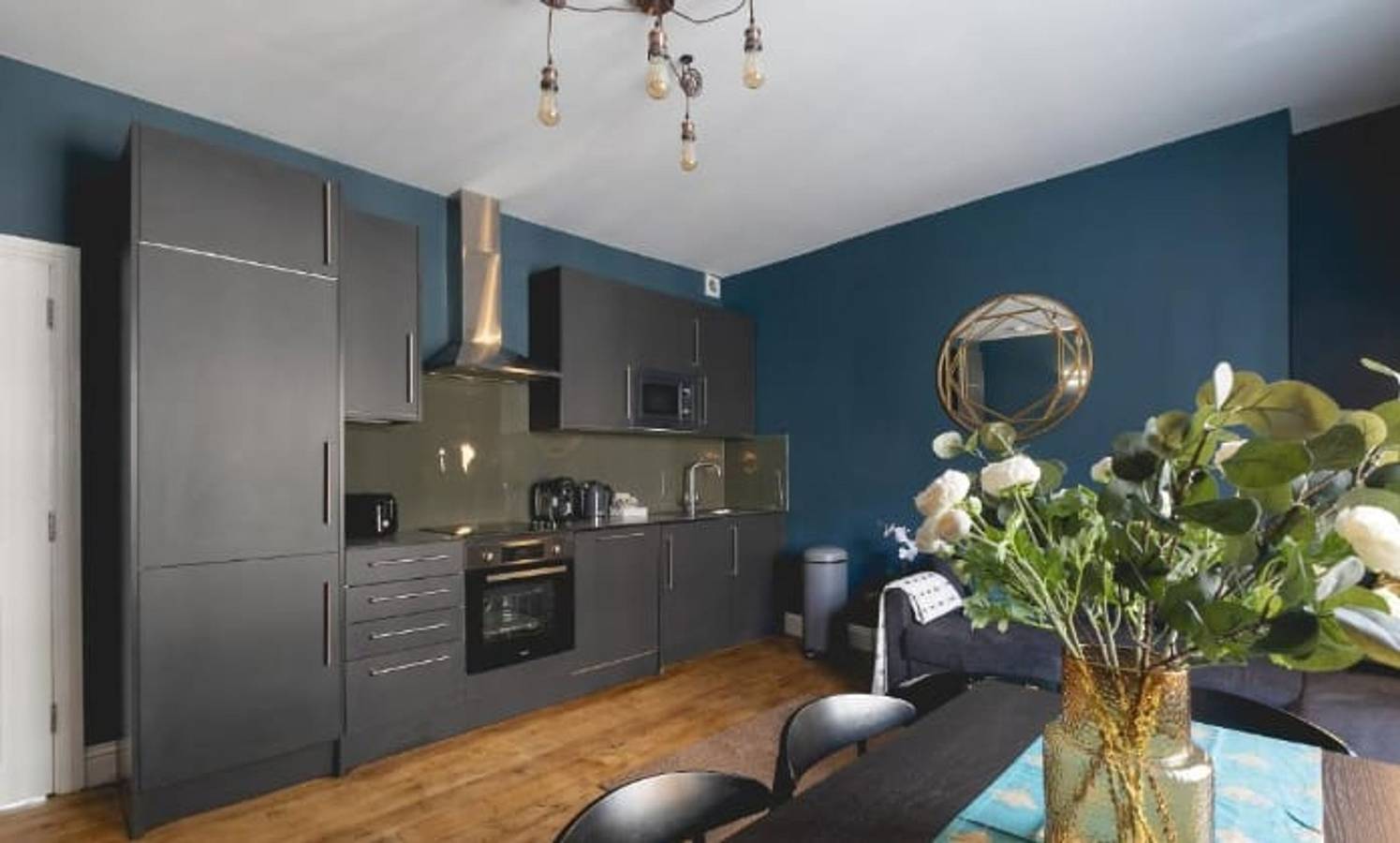 Ganze Wohnung, Designer Retreat   5  Location   Balcony   Parking in Hove, Brighton