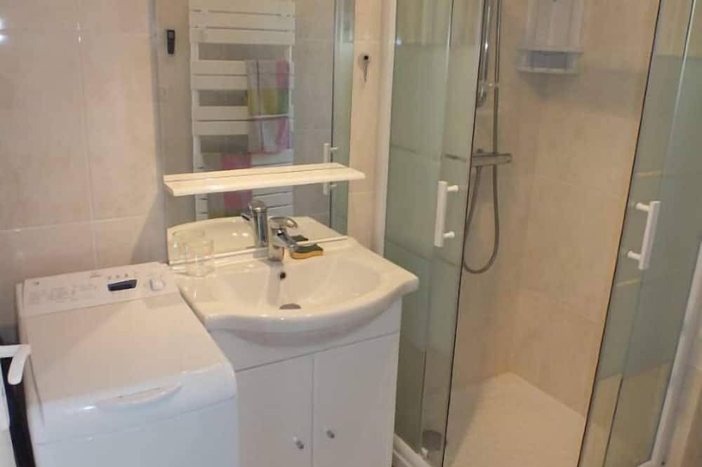 Appartement entier, Charmant T2 dans villa indépendante à seulement 10 mn d'Ajaccio in Alata, Région d'Ajaccio