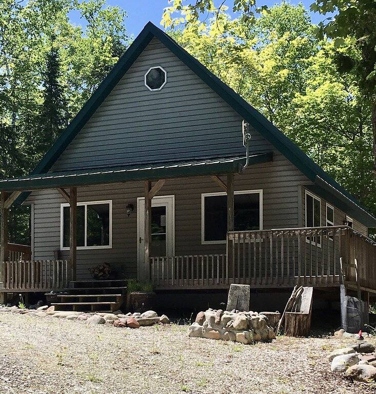 Eulenhaus or Owlhouse - Fall colors coming in Mackinac County