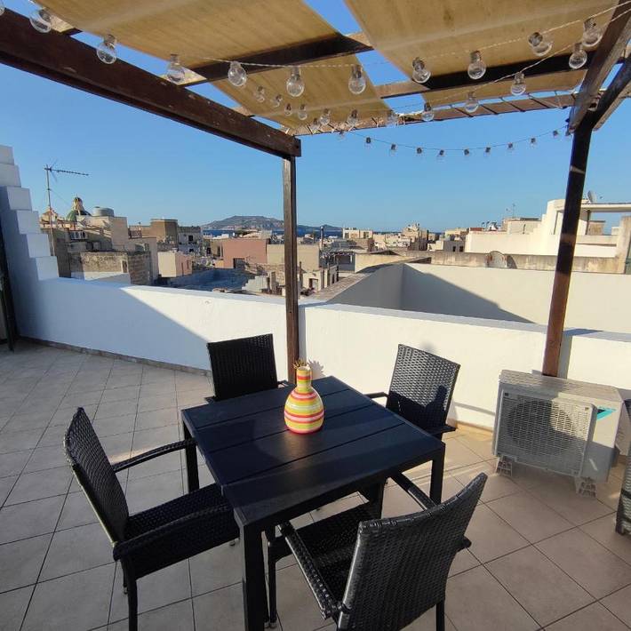 Vakantiewoning voor 4 personen, with Terras and Tuin as well as Uitzicht op Favignana