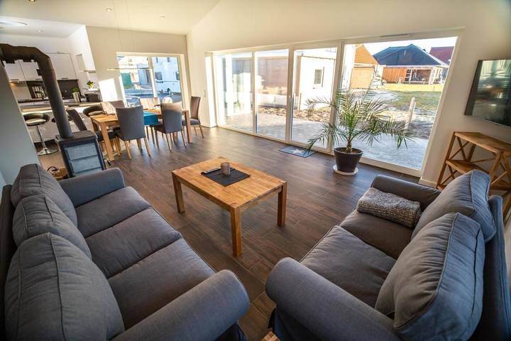 Ferienhaus für 6 Personen, mit Garten und Ausblick sowie Seeblick, mit Haustier in Wangerland - 2