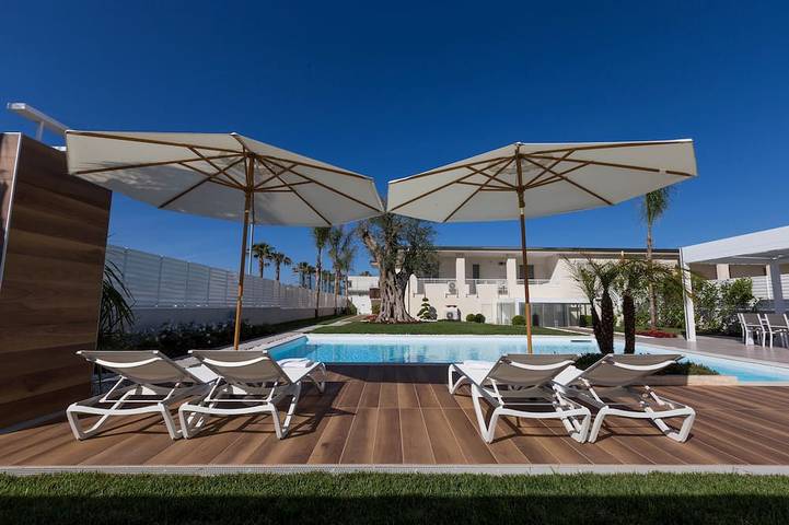 Ferienwohnung für 6 Personen, mit Garten und Whirlpool sowie Balkon