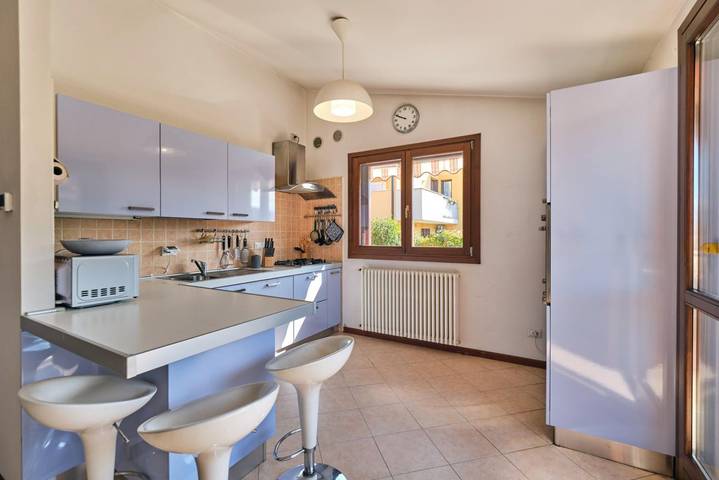 Apartamento entero, ApartmentsGarda - Three Room Apartment - Casa Eline in Garda, Montañas Garda