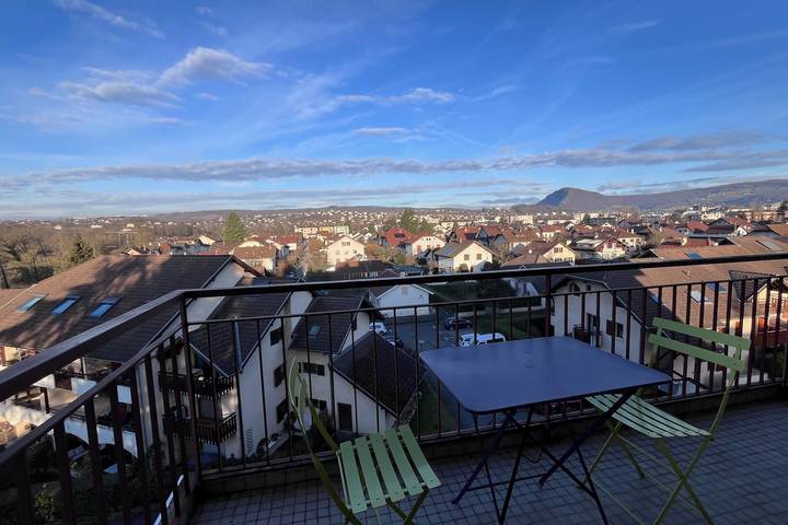 Entire apartment, Bright apartment with balcony in Annecy in Meythet, Annecy (commune)