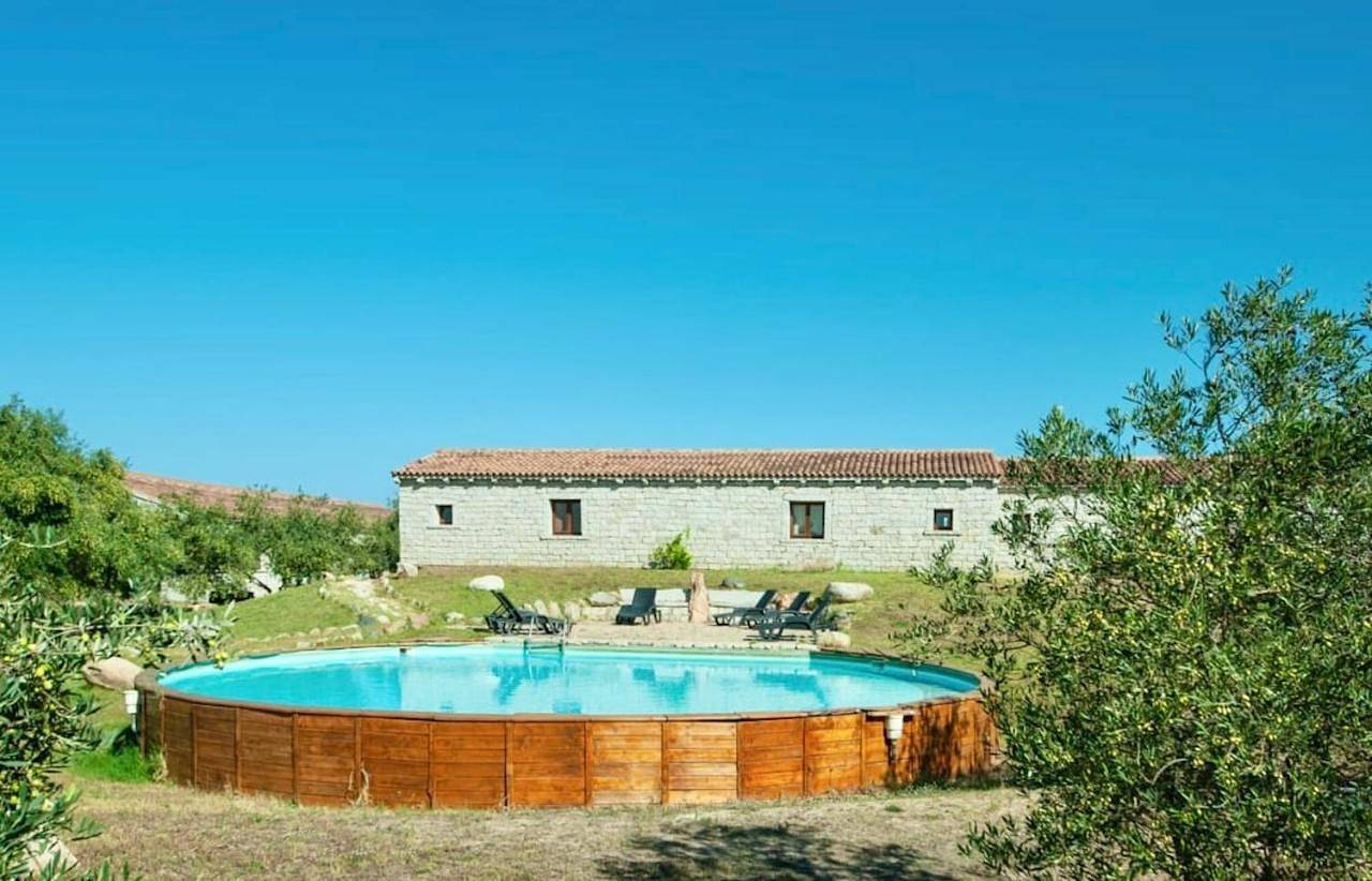 Isa - Lofts with private outdoor area and swimming-pool in Badesi in Badesi, Olbia-Tempio