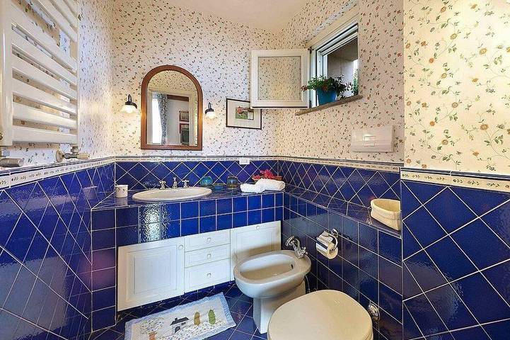 Villa Silara: A characteristic and welcoming three-story villa which faces the sun and the sea, with Free Wi-Fi. in Spiaggia nera (Maratea), Maratea