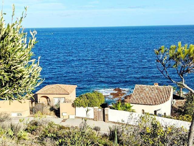 Appartement entier, One-Bedroom Apartment in Saint-Raphaël, Massif de l'Esterel