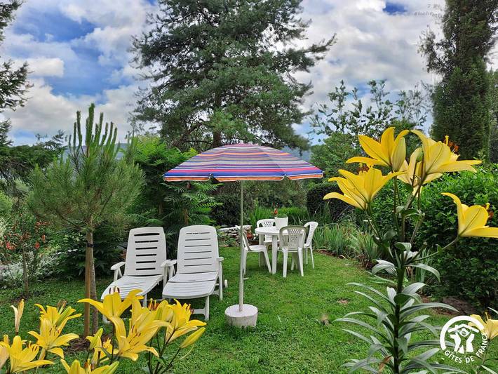 Gîte pour 4 personnes, avec Terrasse et Jardin à Gijounet