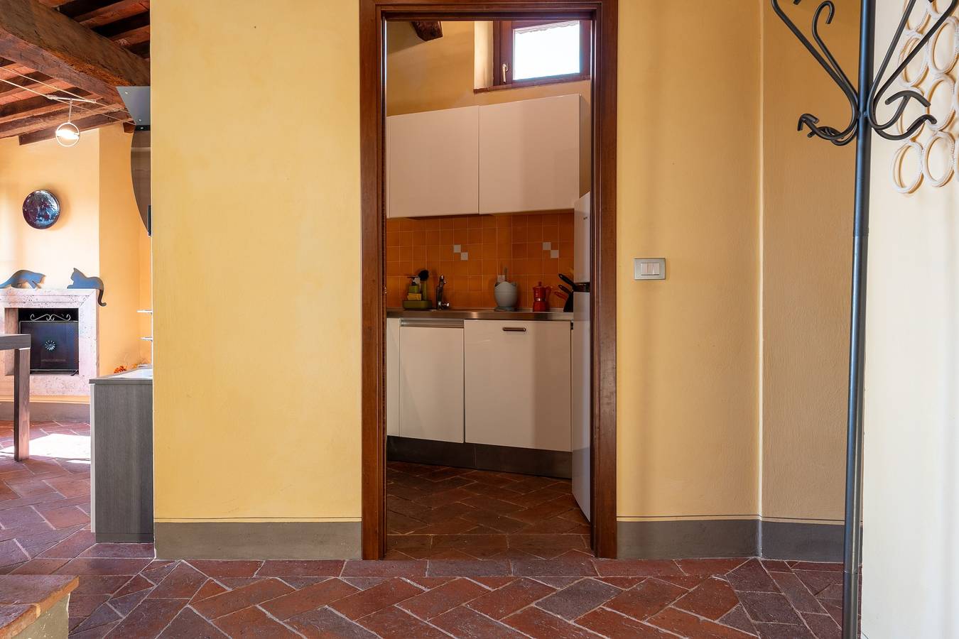 Appartamento intero, Appartamento 'Piccolo Rustico' con vista sulle montagne, Wi-Fi e aria condizionata in Sinalunga, Siena e dintorni