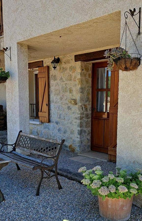 Chambre d’hôte pour 2 personnes, avec Terrasse ainsi que Jardin et Piscine