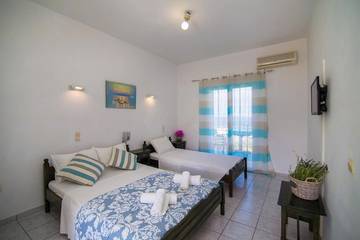 Apartment for 2 People in Keri, Laganas, Photo 1