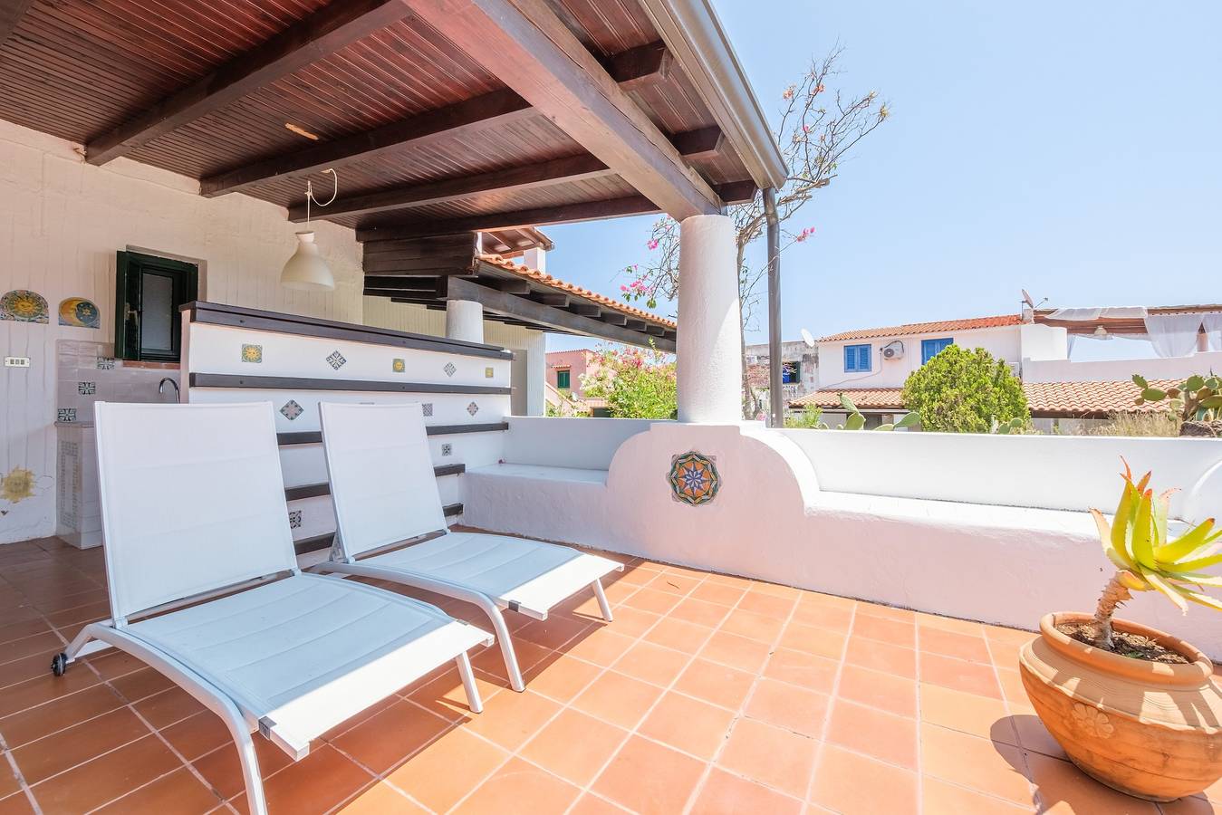 Villa 'Anna Maria' with Sea View, Private Terrace and Wi-Fi in Vulcano