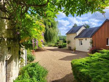 Chambre d’hôte pour 2 personnes, avec jardin ainsi que piscine et vue à Rigny-Ussé