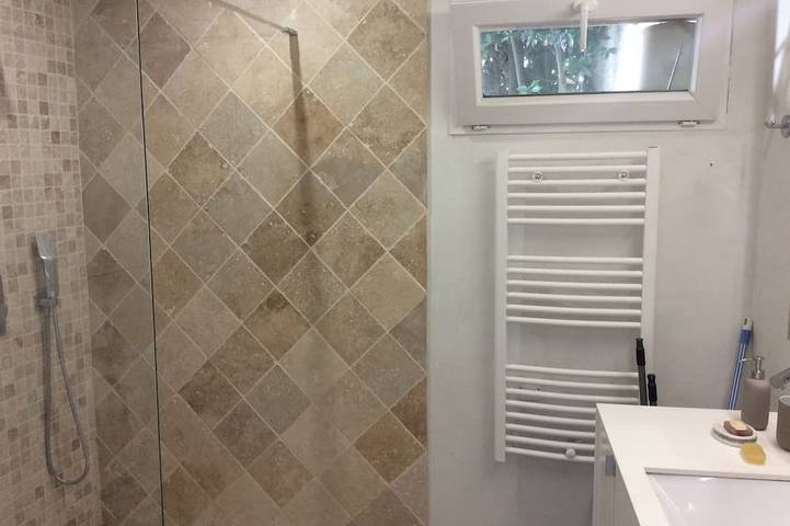 Location de vacances pour 2 personnes, avec terrasse et jardin dans Plage Riva-Bella - 3