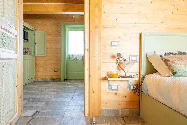 Appartement entier, Petite maison avec porche et jardin (entièrement accessible) in Spoleto, Province de Pérouse