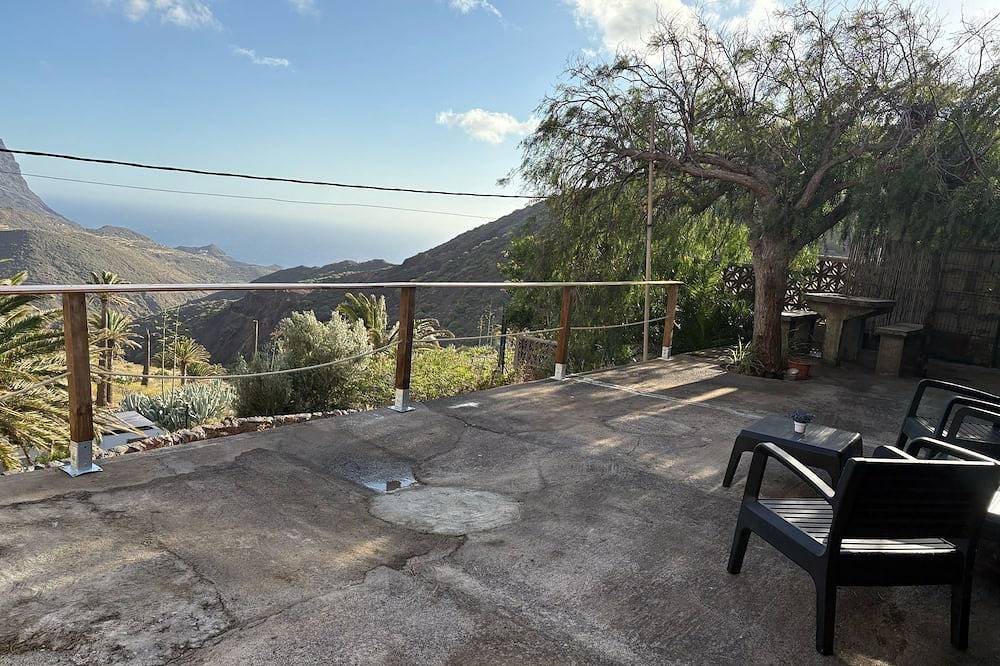 Rustic House Sea Views & Minibar in Vallehermoso, La Gomera