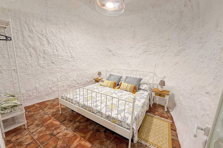 La Herencia Cave House, Private Hot Tub, and Views in El Roque (Tenerife), San Miguel de Abona