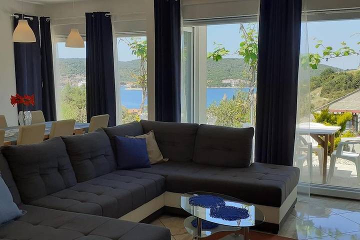 Villa pour 9 personnes, avec piscine ainsi que jardin et vue dans Vis - 4