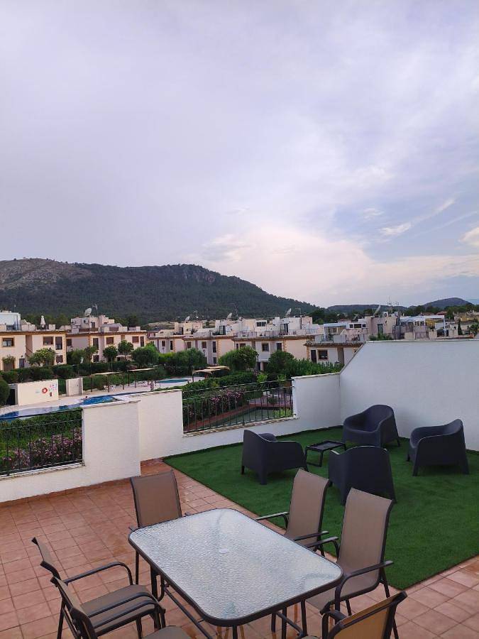 Gîte pour 4 personnes, avec terrasse et piscine ainsi que jardin et vue à Calasparra - 2