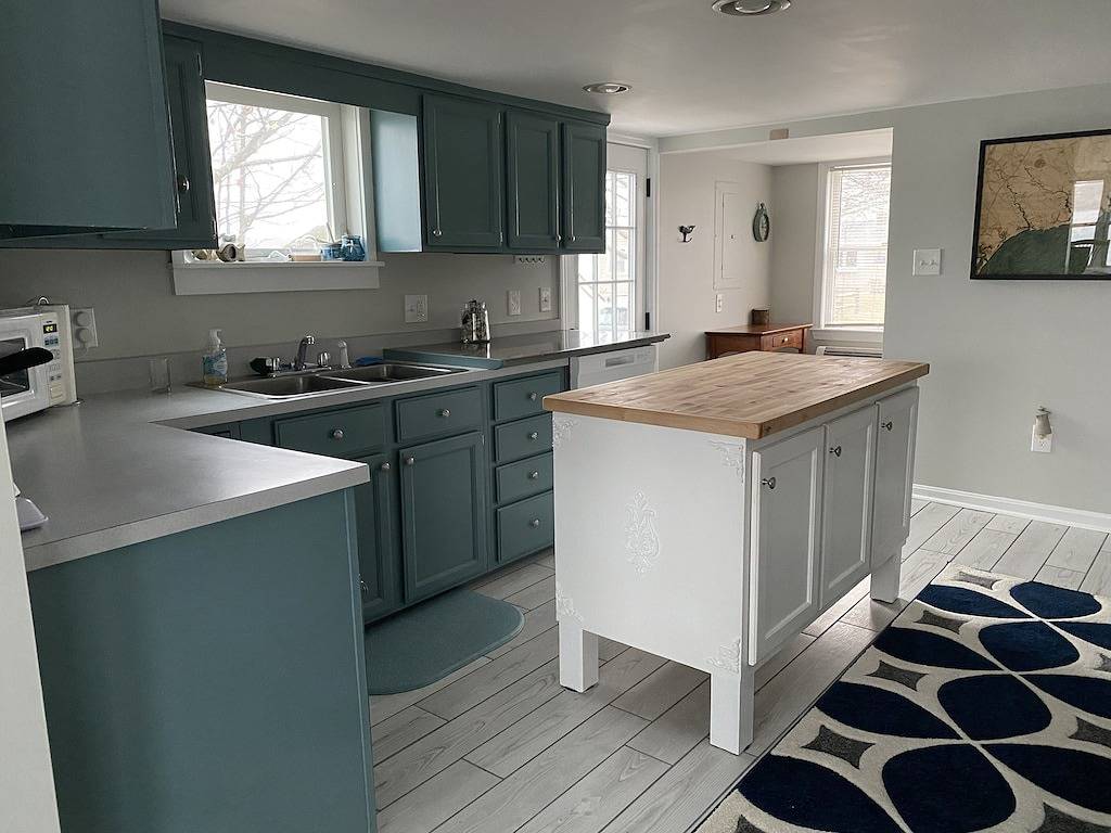 Quintessential Maine Beach Cottage in Kennebunkport, York County