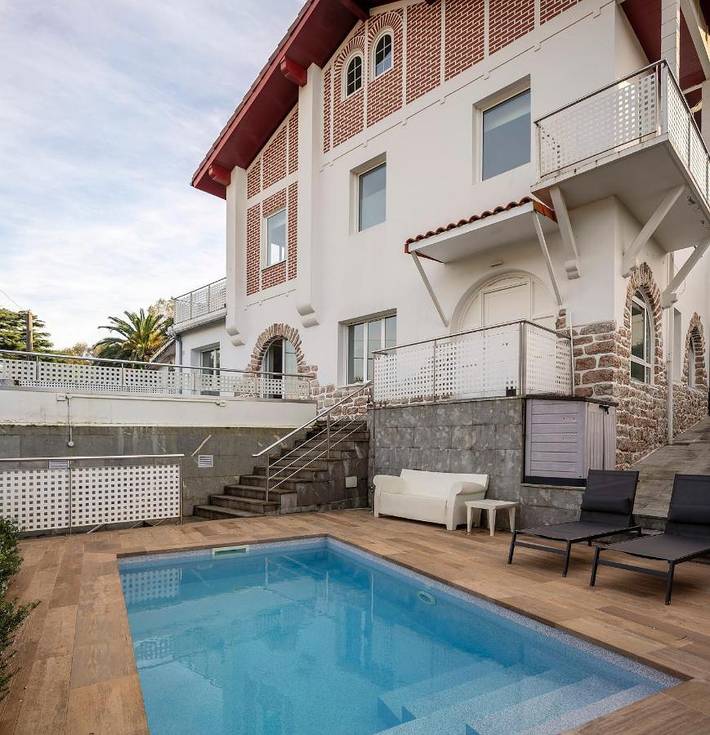 Casa rural para 8 personas, con vistas además de jardín y piscina en San Sebastián - 2