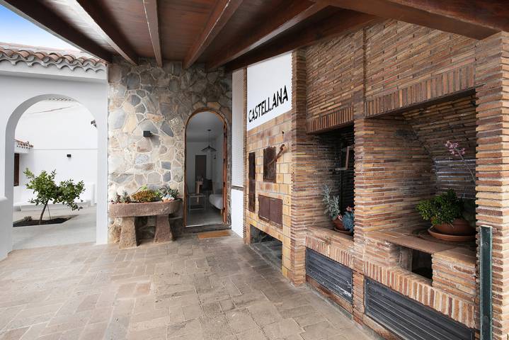Vakantiehuis 'Linaje del Pago Castellana' met Uitzicht op de Bergen, Zwembad & Wi-Fi in El Sauzal, Noord Tenerife