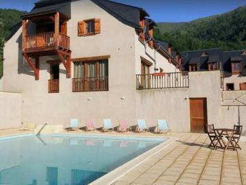Gîte pour 6 personnes, avec piscine à Vignec