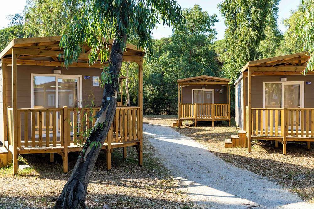 Mobilehome with pool and restaurant in Rome, Rome Province