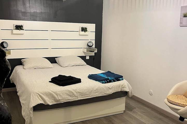 Location de vacances pour 6 personnes, avec jardin et terrasse, animaux acceptés à Tourves - 3