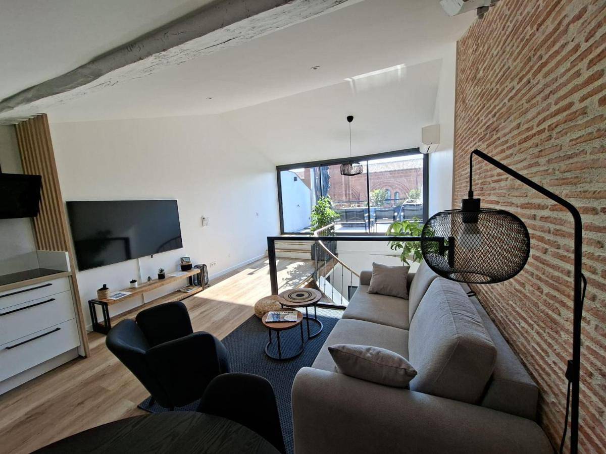 Appartement entier, Stelina Altana - Duplex - Terrasse - Balnéo - Climatisation - Hypercentre in Villeneuve-sur-Lot, Quercy