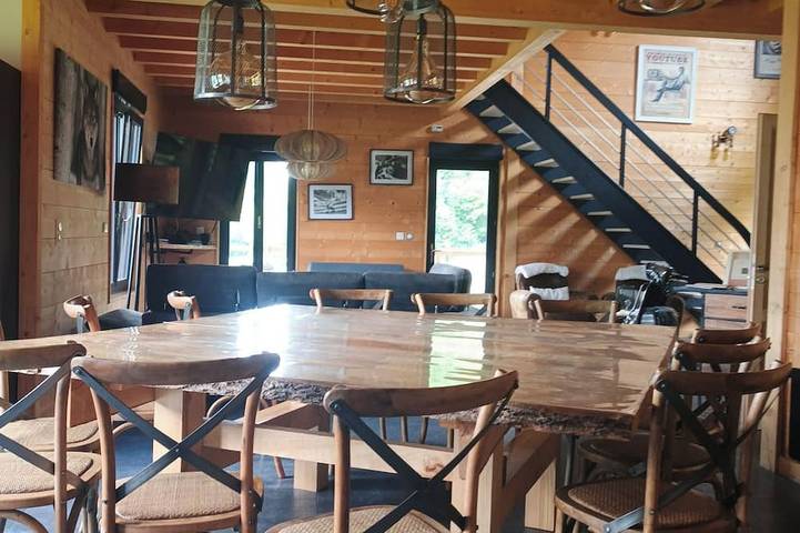 Maison pour 16 personnes, avec balcon ainsi que jardin et jacuzzi, animaux acceptés à Gérardmer