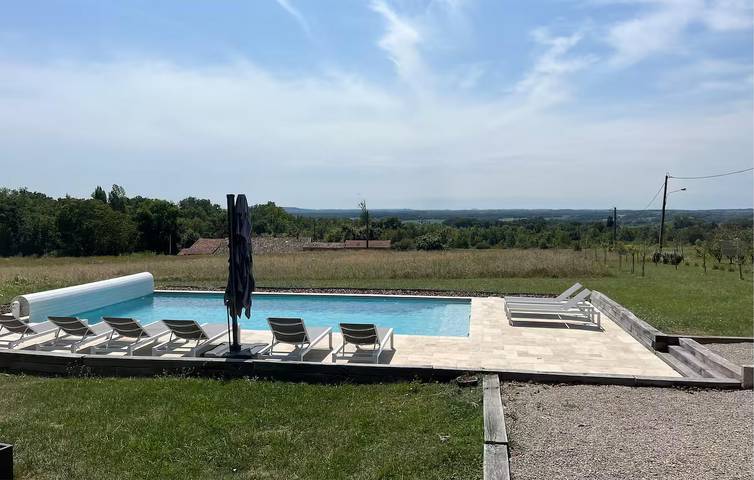 Location de vacances pour 8 personnes, avec jardin ainsi que terrasse et piscine, animaux acceptés à Saint-Aubin-de-Cadelech - 3