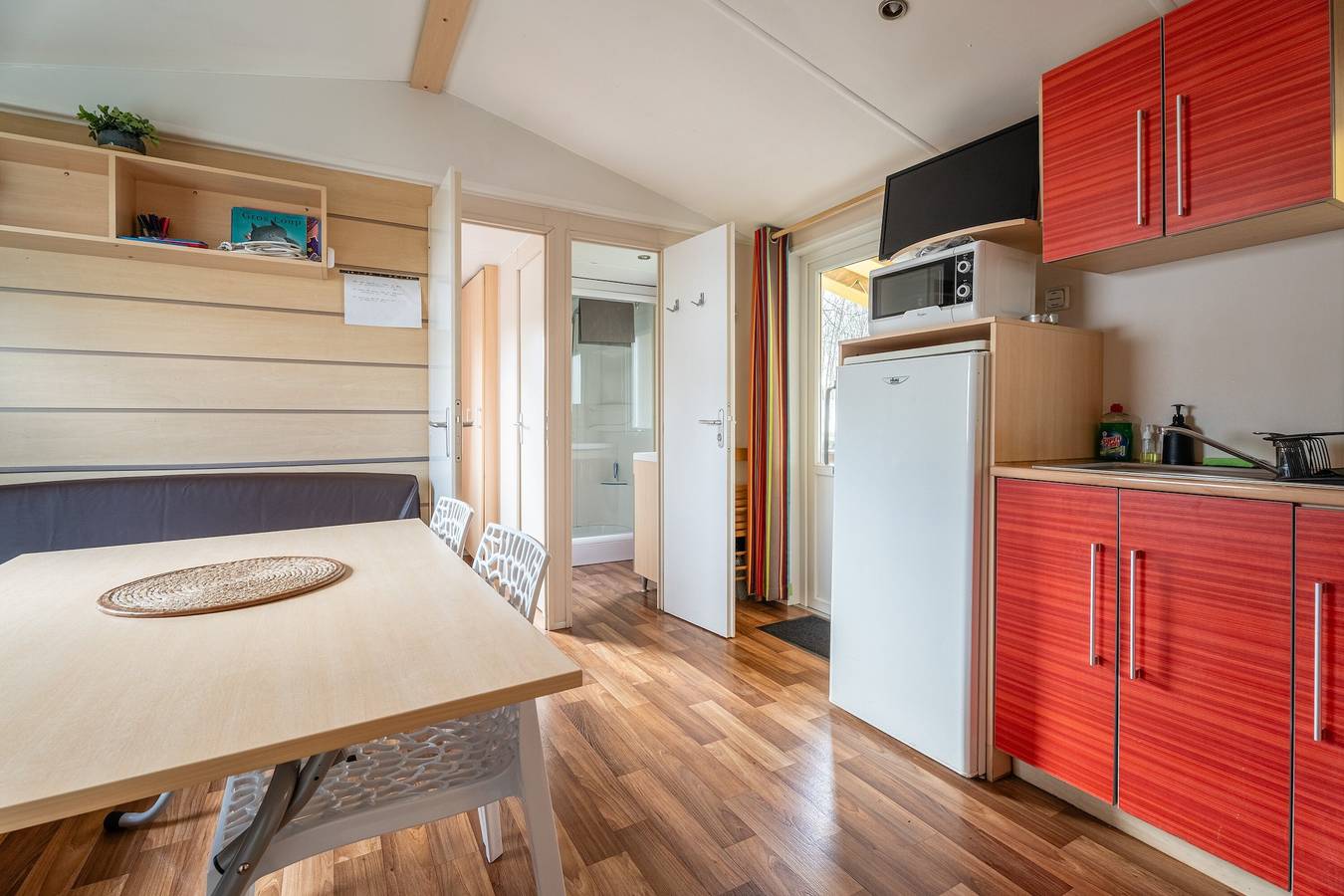 Mobil-home B027 cerca de Europapark con terraza privada y jardín compartido in Boofzheim, Región de Sélestat-Erstein