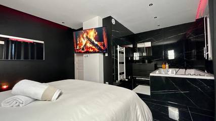 Gîte pour 2 personnes, avec jacuzzi et balcon à Vénissieux