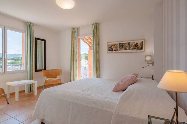 Finca für 6 Personen, mit Terrasse und Garten sowie Pool in der Provence - 2