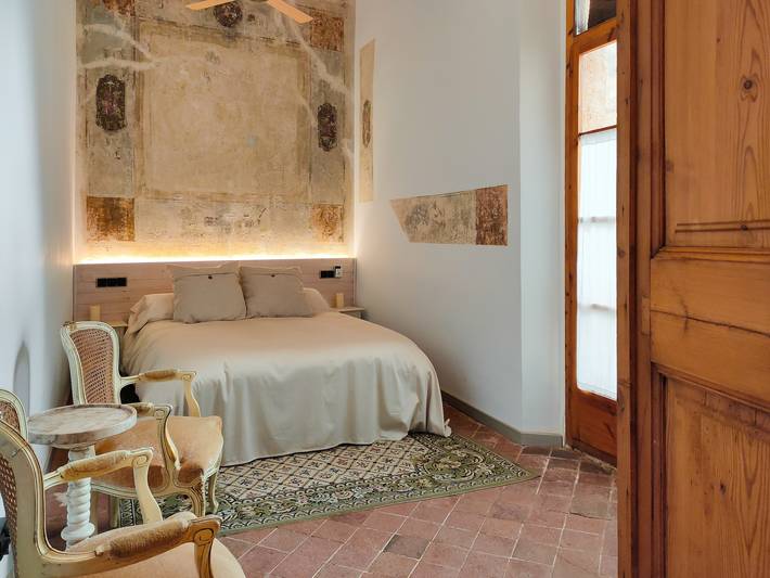 Hel lägenhet, Apartment 'Les Voltes I' with Private Terrace and Vineyard Views in a Wine Village in Barberà de la Conca, Tarragona Provins