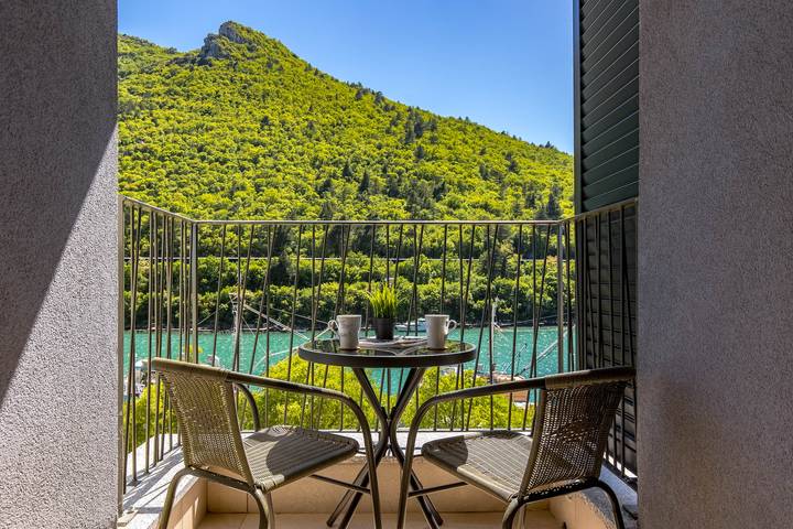 Appartement entier, Sea-View Balcony Apt Green Zone in Plomin, Côte Est de l'Istrie