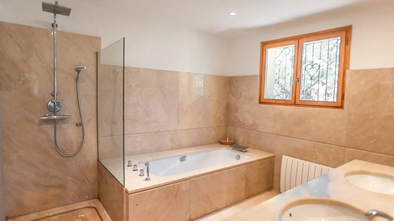 Villa pour 9 personnes avec terrasse in Sorgues, Vaucluse