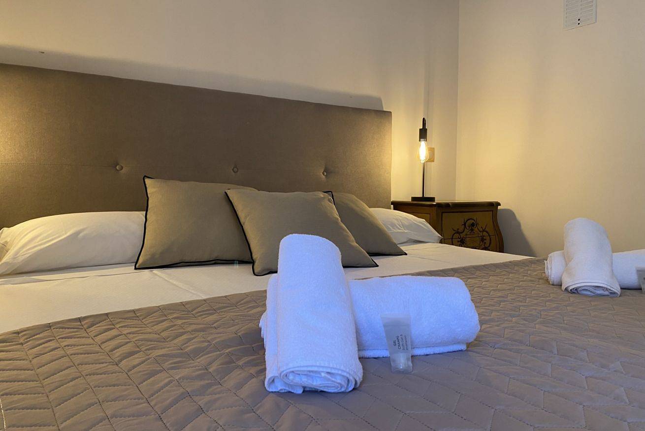 Ganze Wohnung, Gemütliche Ferienwohnung mit Garten und Parkplatz, 1 km vom Strand Playa de Berellín entfernt in Prellezo, Val de San Vicente
