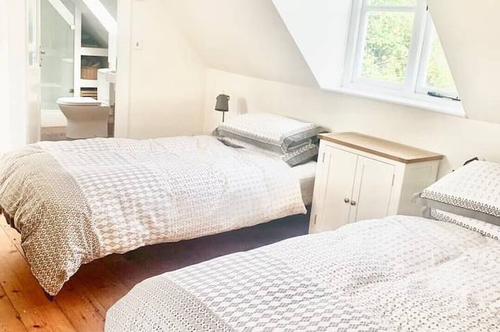 Gîte pour 3 personnes, avec jardin dans Ely - 4