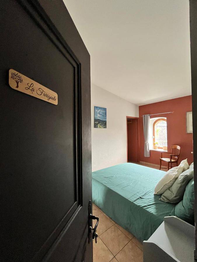 Hôtel pour 2 personnes, avec terrasse et vue à Saint-Jean-de-Valériscle - 2