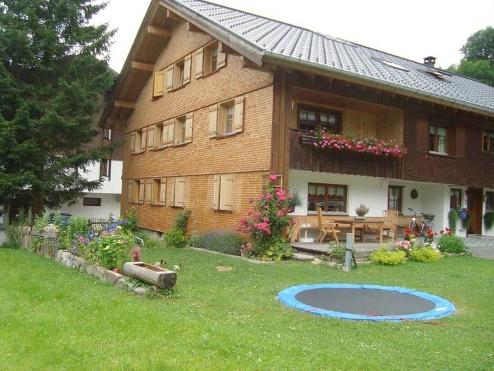 Vakantieappartement voor 6 personen, with Balkon and Terras as well as Tuin and Uitzicht in Schoppernau