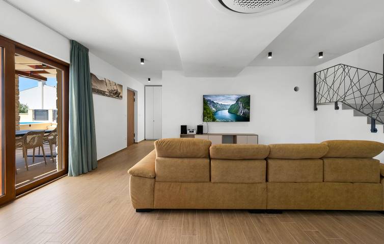 Location de vacances pour 8 personnes, avec piscine et terrasse à Zaboric - 4