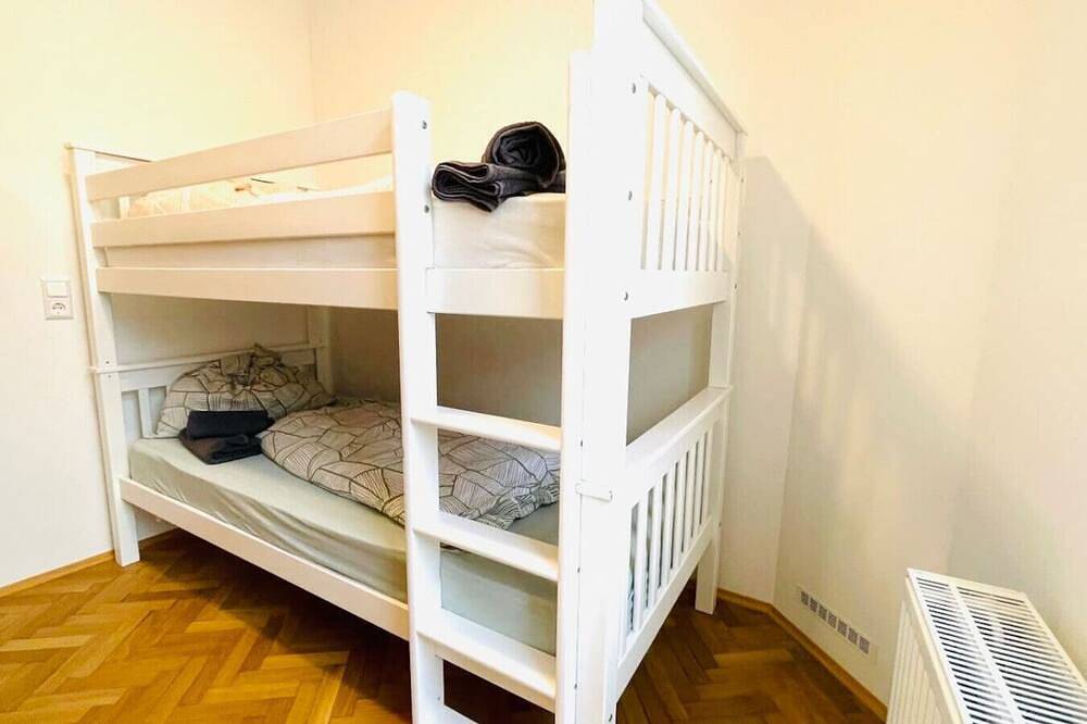 Ganze Wohnung, Room in Top 2 Vila Rebuli! For 4 people! in Leoben, Östliche Obersteiermark
