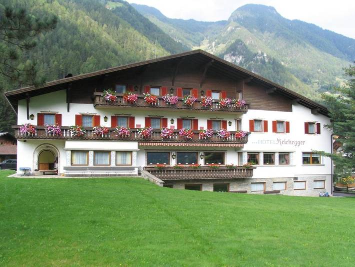 Hotel für 2 Personen, mit Balkon und Terrasse sowie Whirlpool und Garten in Gais
