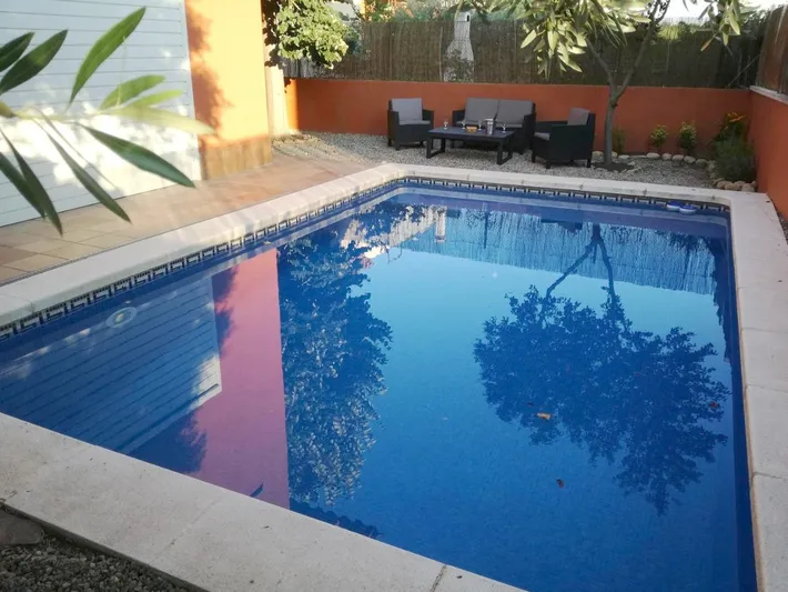 Casa de vacaciones para 9 personas, con jardín además de vistas y piscina - 1
