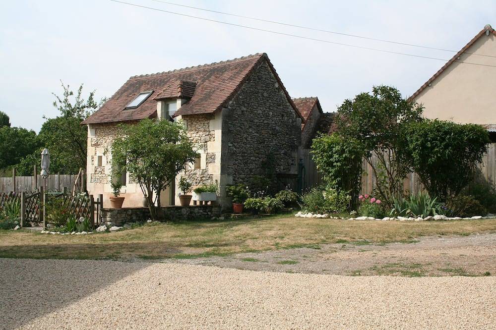Walnut Lodge, gîte traditionnel 1 chambre en zone rurale in Pleumartin, Vienne (France)